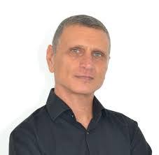 Eli Mor's Instagram, Twitter & Facebook