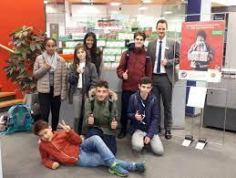 Filiale untertürkheim augsburger straße 371 70327 stuttgart. Starke Aktion Mit Der Bw Bank Linden Realschule