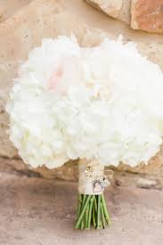 Diy Wedding Bouquet Charm Ideas Add Charms To Your Bouquet To Remember Your Loved On Diy Wedding Flowers Bouquet Wedding Bouquet Charms Diy Wedding Flowers