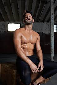 His height is 1.90 m & weight is 85 kg. Tom Ellis Is Hot As Lucifer Morningstar Here S The Proof Film Daily