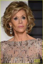 Jane Fonda Looks Amazing At Age 77 See Her Oscars 2015 Look Jane Fonda Vanity Fair Oscars 2015 Party 09 Jane Fonda Hairstyles Hair Styles Mid Length Hair