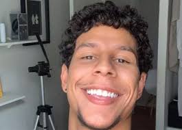 Hideto sotobayashi, químico japonés y hiroshima sobreviviente. 5 Milhoes De Seguidores Jovem De Sete Lagoas Cria Videos De Humor Na Internet E Faz Muito Sucesso Veja Videos