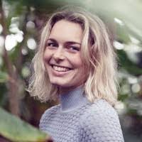 Rosalyn Kent's Instagram, Twitter & Facebook