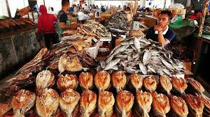 Namun sup ikan yang ada di batam ini berbeda dari sup ikan pada umumnya yang memiliki kuah berwarna kuning, dan sop ikan batam memiliki kuah yang bening. 6 Tempat Makan Enak Di Labuan Bajo Pecinta Kuliner Laut Wajib Datang Ke Seafood Kampung Ujung Tribun Travel