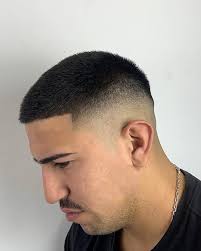 Recorte realizado por nuestro compañero @_jamesjones13_ . . •PIRIZ BARBER •  . . Camino Carrasco 4623 esq veracierto . . . . •lunes a sábados de 10 a  19hs.