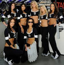 In her short skirt, tiny top, leggings, and figure skates, zoe is easy on the eyes. Top 10 Hockey Cheerleader Teams Thehockeyfanatic