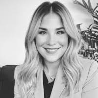 Mary Tozer's Instagram, Twitter & Facebook