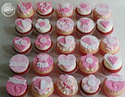 Babyshower Cupcakes Baby Girl Mix Of Red Velvet And Lemon Sponge Baby Shower Cupcakes Baby Shower Cakes Shower Cupcakes