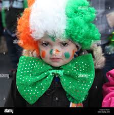 St patrick's day irish parade hi-res stock photography and images