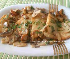 Il sedano rapa crudo può diventare il protagonista di una semplice, veloce ma gustosa insalata. Scaloppine Di Sedano Rapa Ai Funghi E Al Limone