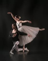 Black Swan Comes To Life In Pas De Deux Featured In Momentum American Midwest Ballet