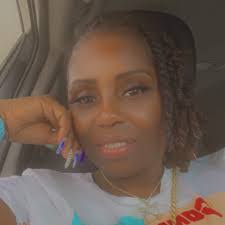 Bridgette Shields's Instagram, Twitter & Facebook