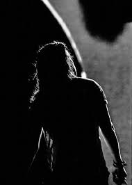 Black And White Harry Styles Silhouette Even His Silhouette Is Beautiful One Direction Harry Styles Harry Styles Edward Styles