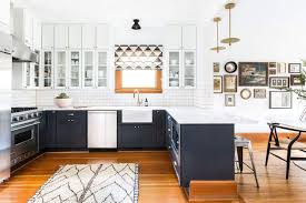 Build glass cabinet doors 03:37 `` 15 Kitchens With Shaker Style Cabinets