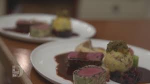 Alle rezepte der folgen vom 19 10. Das Perfekte Dinner Rezepte Rehrucken Mit Spitzkohl Steinpilzen Und Blutwurstknodel