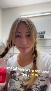 Ella Mullen's Instagram, Twitter & Facebook