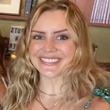 Amanda Hamann's Instagram, Twitter & Facebook