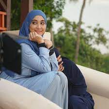 She is now styled as yang maha mulia raja perempuan tengku anis. 4 Kerabat Diraja Ini Sertai Pertandingan Dewi Remaja Sepanjang Zaman Nona