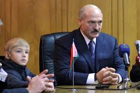 Лукашенко, узнав об особенностях развития сына, понял, что больной мальчик повредит его. Lukashenko Ob Ukraine Vot Chto Sluchaetsya Kogda Deti Prezidenta Zanimayutsya Biznesom
