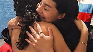 ❤️Hace unos días rememoramos los 24 años del “Pequeño Hogar Lowe” 🏠 en  Villa Sarmiento y hoy les queremos compartir su hermosa historia y la de la  foto 📸 que acompaña este