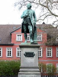 Also, the lowest member of a pedestal; Pedestal Definition And Synonyms Of Pedestal In The Spanish Dictionary