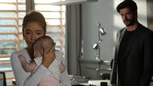 Çarpıcı bir anlatım dili ve güçlü oyunculuklarla masalsı bir aşk. Kara Sevda 38 Bolum Full Hd Izle Star Tv