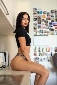 Veronica Foxova - Free nude pics, galleries & more at Babepedia