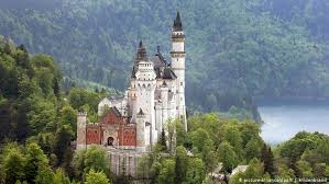 Head past the entry queues and go straight inside neuschwanstein castle with a guide to begin exploring. 360 Video Neuschwanstein Castle Dw Travel Dw 07 10 2019