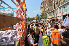 Pride felvonulás a lengyelországi pockban. Uuda L957hrkfm