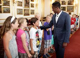 Austria defender david alaba will join real madrid at the end of the season on a free transfer when his bayern munich contract expires, according to reports on tuesday. Alaba Stiehlt Fischer Die Show Sport Orf At
