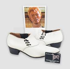 4:07 preview cat people (putting out fire) 2. David Bowie S Let S Dance Music Video Shoes Heroprop Com