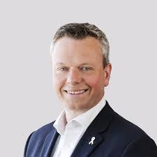 Alex Hatt's Instagram, Twitter & Facebook