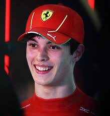 🇬🇧 Hay que hablar de Oliver Bearman: 🐎 ¿Se merece el asiento de Ferrari?  🤔 Quiero saber vuestra opinión.  https://www.caranddriver.com/es/formula-1/a69188676/oliver-bearman-destaca-ranking-expertos-f1-norris/