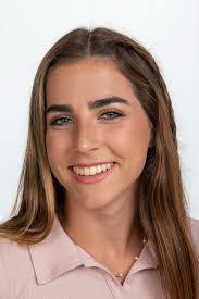 Karen Wing's Instagram, Twitter & Facebook