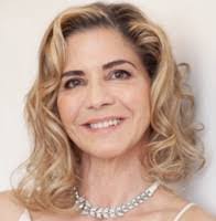 Lisa Brault's Instagram, Twitter & Facebook