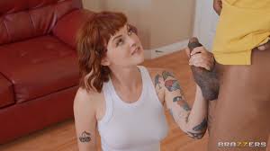 Medium Size Tits video with Sidney Summers - PORNSTARS.TUBE
