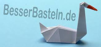 The completely assembled unit is pretty but needs some help in staying together. Origami Tiere Falten Schwan