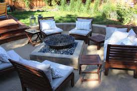 24 backyard outdoor fire pit ideas such as diy in ground fire pits, best kits & designs for wood burning fire pit tables & grills, concrete fire bowls, etc! 30 Incredibly Inspiring Contemporary Deck Ideas With Fire Features