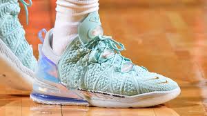 Captains lebron james and kevin durant make their picks. Solecollector Com On Twitter Kingjames In A Fresh New Nike Lebron 18 Colorway