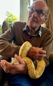 Hi all, for anyone interested in local UFO lore, the Atheneum will be  hosting 'The Warminster Thing: 60th Anniversary conference'