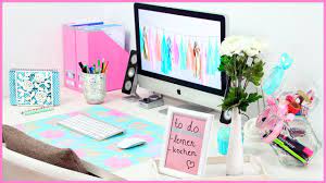 Dass sich design und funktionalität dabei keinesfalls ausschließen müssen beweisen ihnen unsere starken partner! Diy Desk Makeover Susse Nutzliche Organisation Dekoration Fur Deinen Schreibtisch Youtube