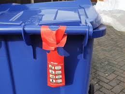 Free labels are available to public schools and government agencies, as well as private businesses and. Right Thing Right Bin Council Introduces New Bin Tags To Remind People What Goes In Their Recycling Bins Nelc Nelc