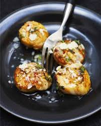 Coquilles Saint Jacques Roties Aux Herbes Et Parmesan Pour 6 Personnes Recettes Elle A Table Recette Recettes De Cuisine Recette Coquille Saint Jacques Recette