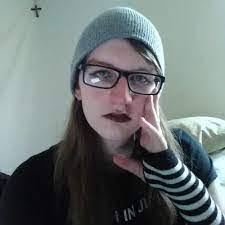 Evangeline Sutherland's Instagram, Twitter & Facebook