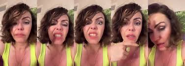 Turkish Youtuber Karolin Fişekçi Show Body - EPORNER