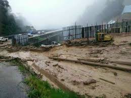 Maybe you would like to learn more about one of these? Sarawak Edition Tanah Runtuh Di Jalan Gua Musang Cameron Facebook