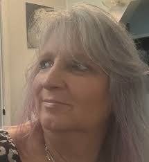 Nicole Malik's Instagram, Twitter & Facebook