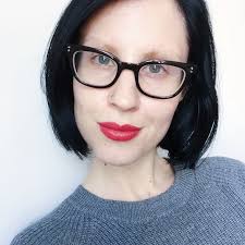 As the hairs in the brows start growing out of the follicles, the natural color of the hair becomes visible at the roots once again. 6 Things You Need To Know About The Bleached Eyebrow Trend Revelist