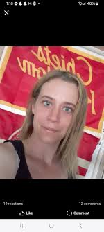 Can someone add our rottweiler to the family photo?