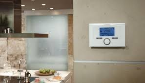 Odan buz gibi olduğu için geceleri gözüne uyku girmiyor mu? Programlayici Olan Ve Olmayan Oda Termostati Nasil Calisir Ve Termostati Nereye Monte Edersiniz 2019 2020